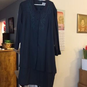 Size 20-22w Studio 1 dark green 1 piece dress